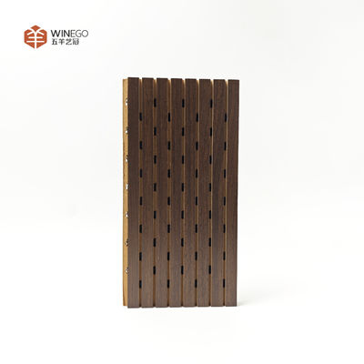 Ottimizza le prestazioni acustiche con pannelli in legno scanalati personalizzabili